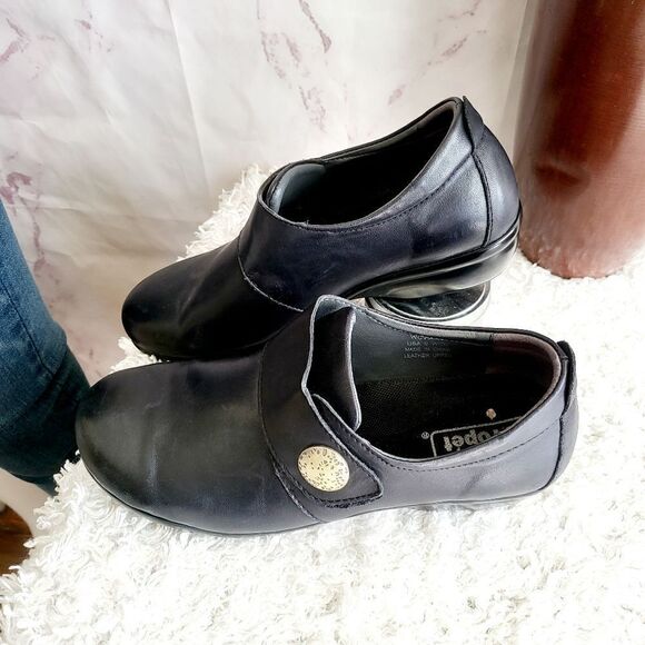 Propet like new super comfy clogs - Picture 5 of 9